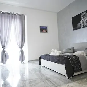 central-luxury-apartment.catania-hotels.net/